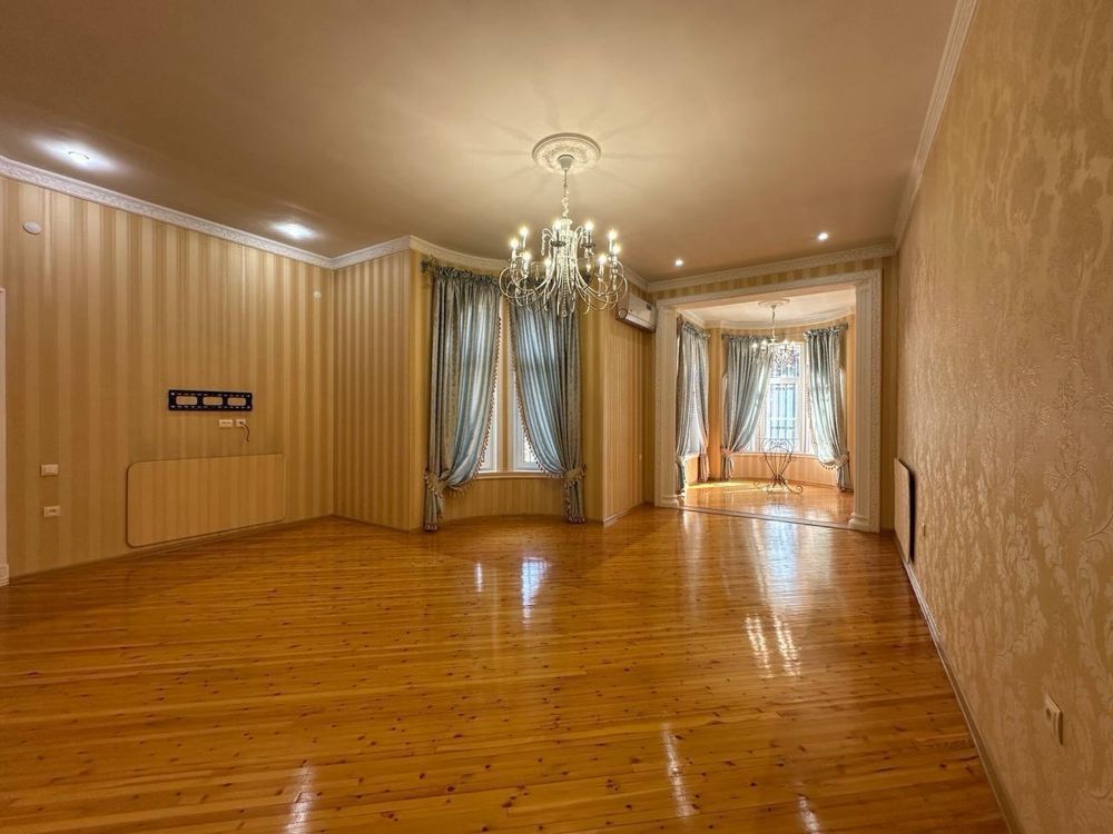 Продается дом вдоль дороги, Ул. Таффакур, Grand Mir Hotel, 3 этажа!