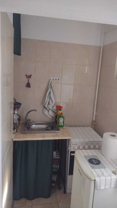 Inchiriez garsoniera Piata Resita