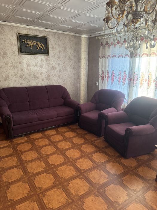 Продается диван и два кресла, б/у, в хорошем состоянии.