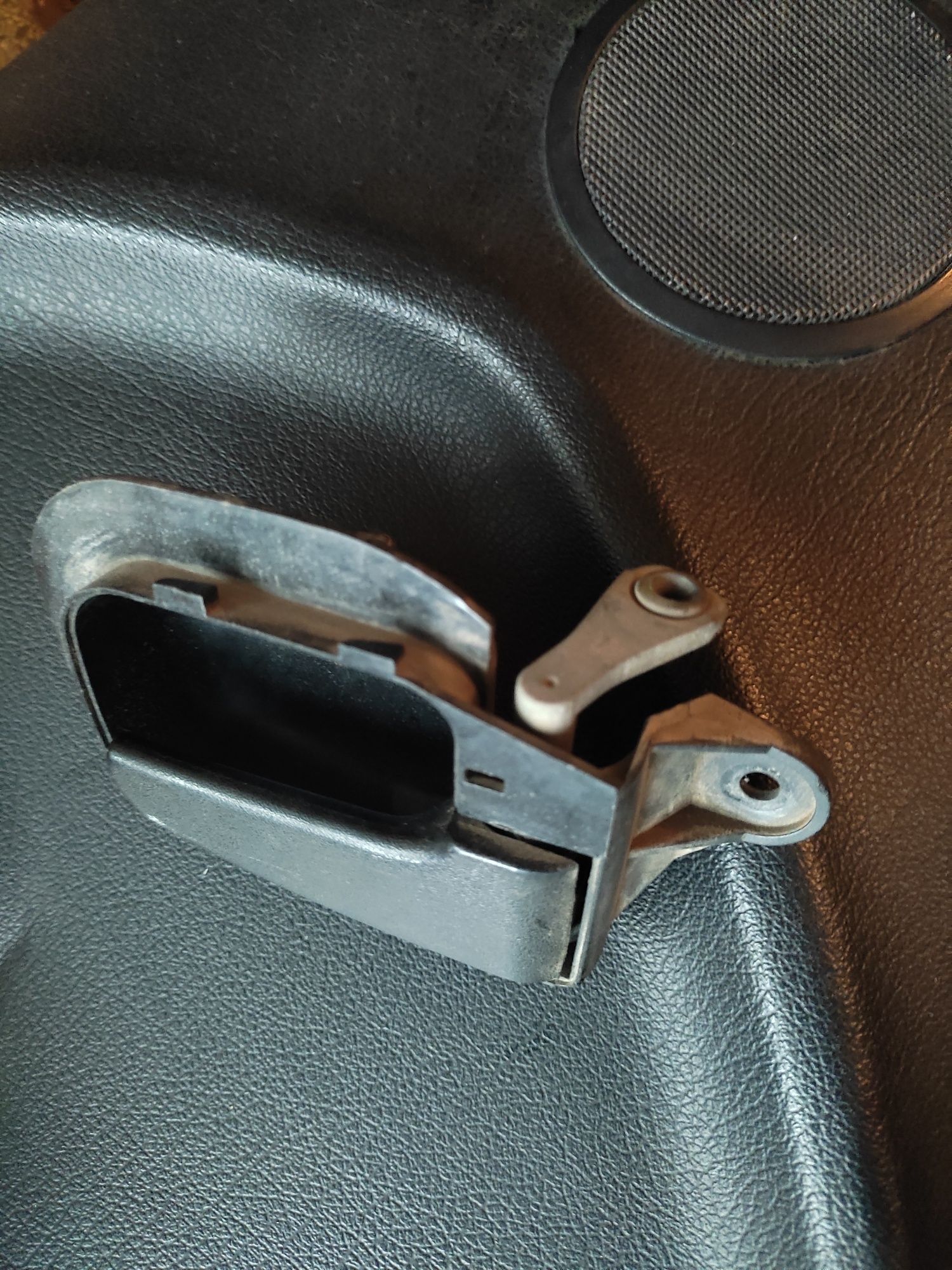 Внутренняя ручка двери на BMW e36