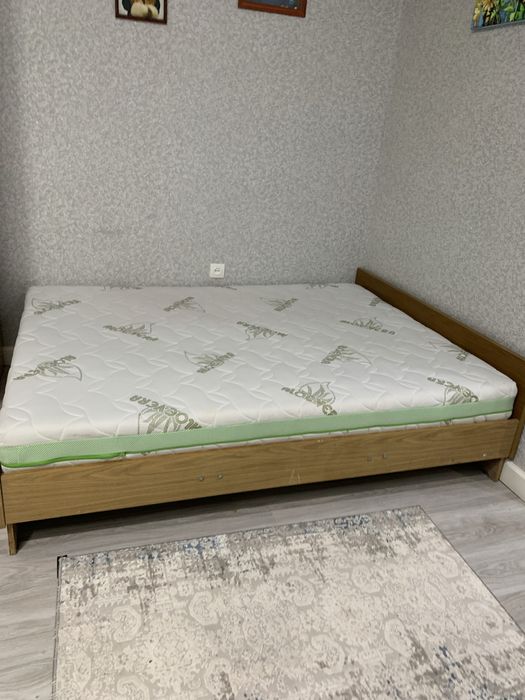 Продам кровать с матрасом