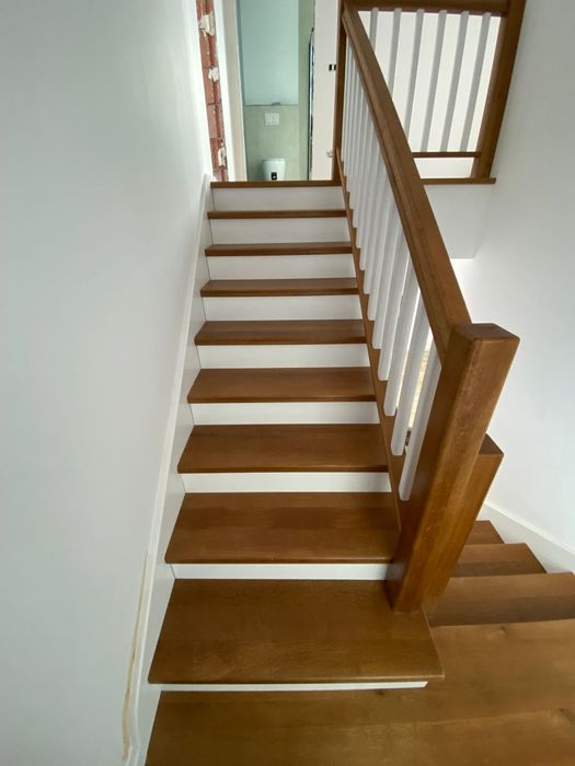 Scări interioare din lemn