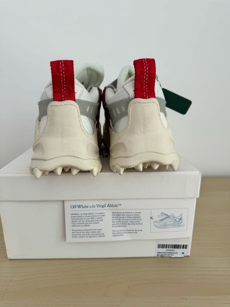 Adidasi OFF White