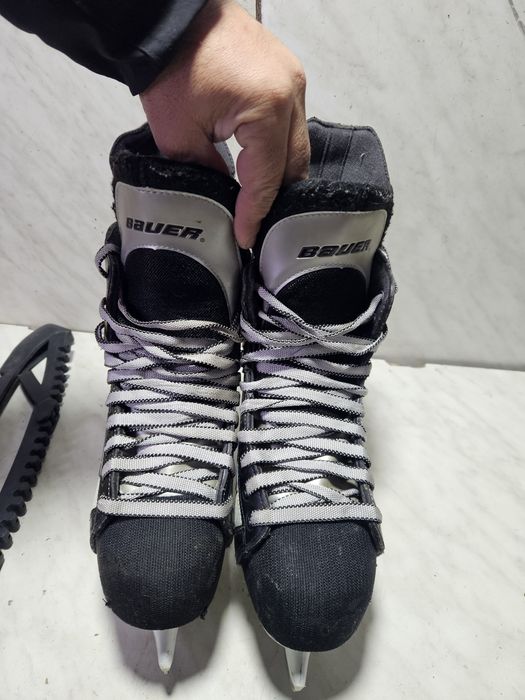 Patine 2058 hochei hockey  Bauer Vapor  marime  42-43 (27,5   cm)
