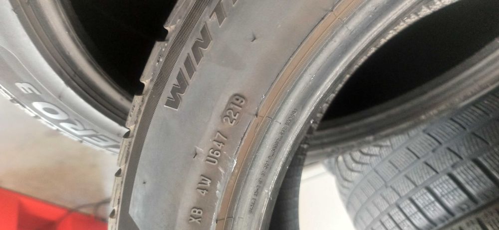 2бр.зимни гуми 235/50/18 Pirelli