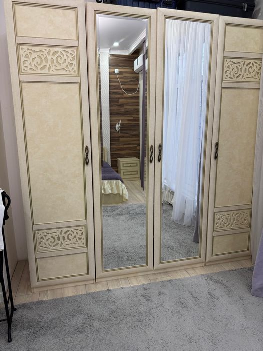 Продам спальный гарнитур