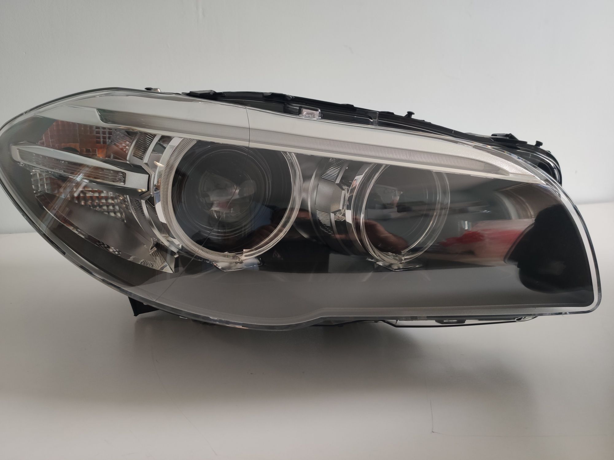 Пълен комплект фарове за BMW F10,F11 LCI ФЕЙСЛИФТ КСЕНОН