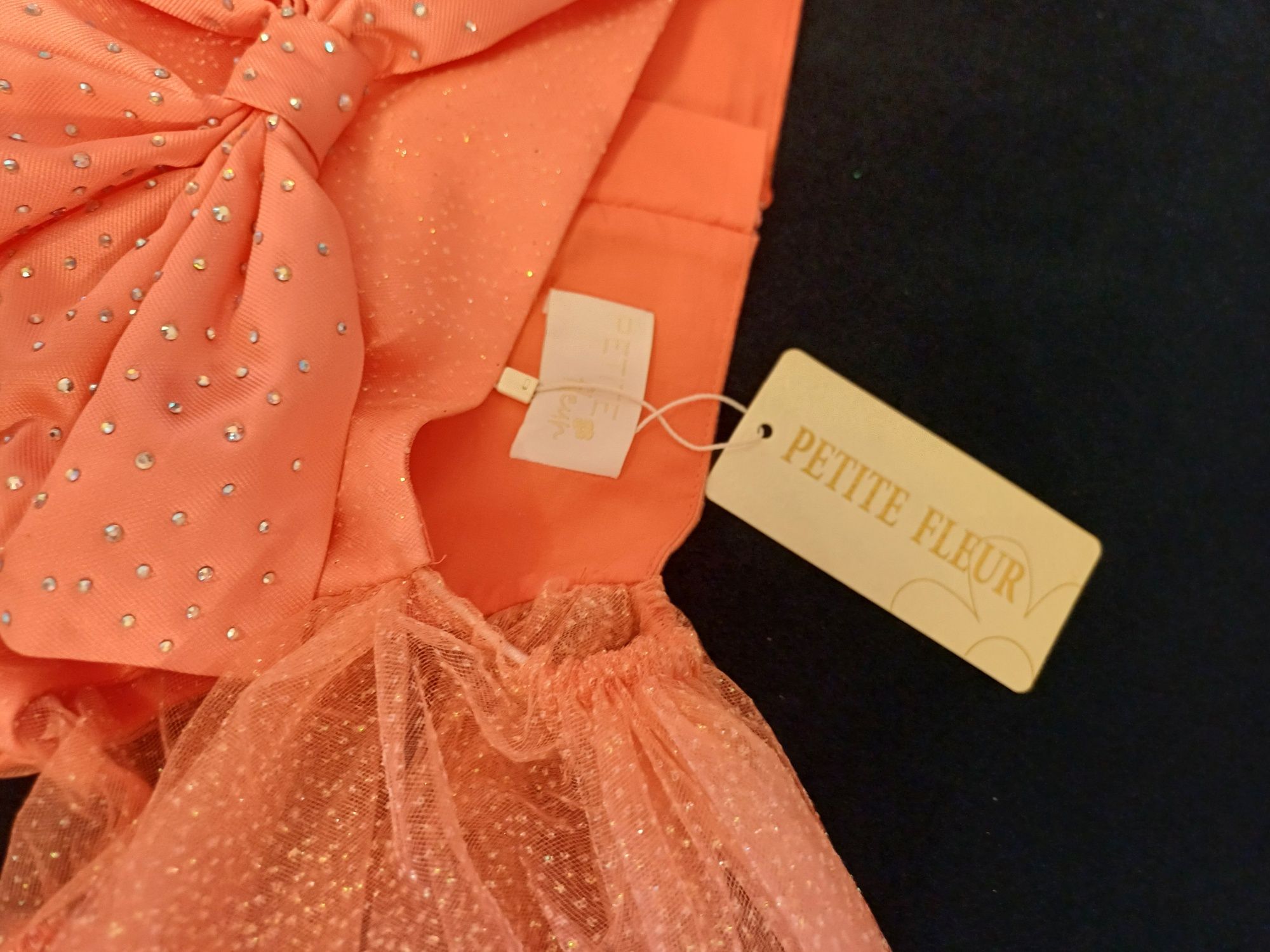 Нова рокля petite Fleur