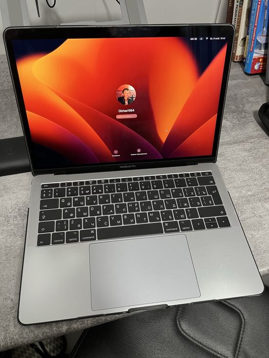 Продам MacBook Pro 2017