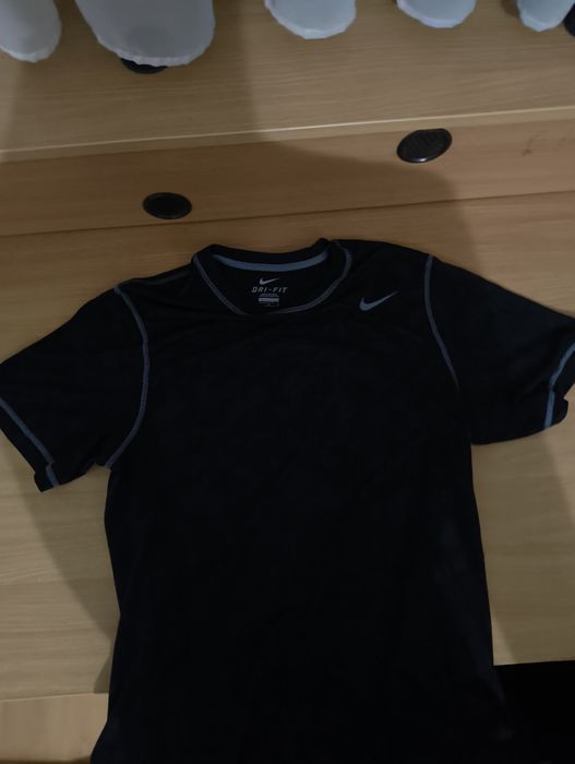 Тениска "nike dri fit"