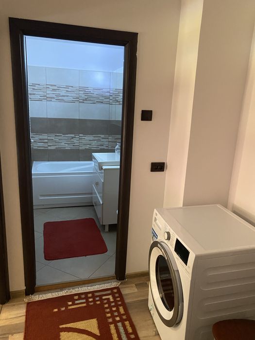 Inchiriez Apartament 2 Camere Resita Piata Sud