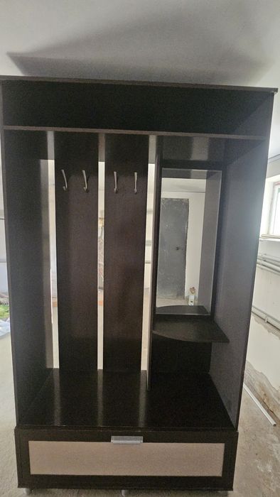 Прихожая, шкаф, полка, вешалка