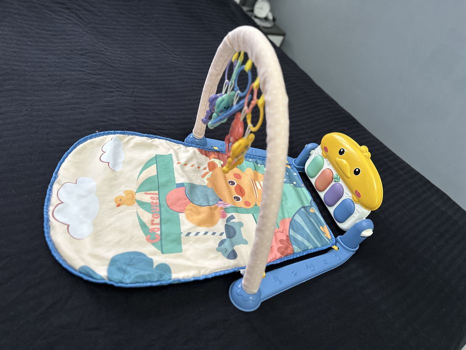 Активна гимнастика с пиано Carousel Синя