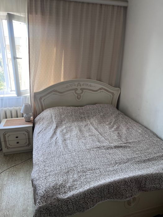 Продаю спальный гарнитур