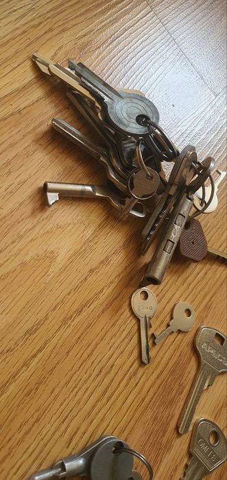 Ключи   разные, металлические