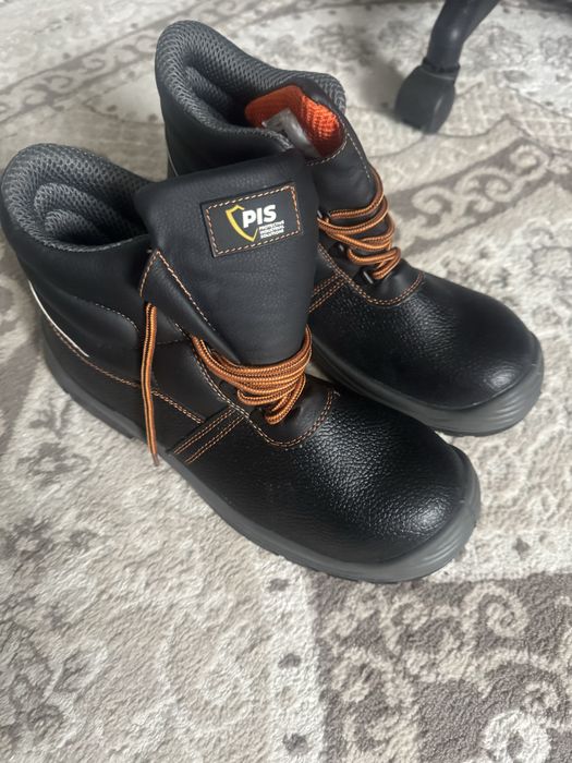 Продам рабочую обувь