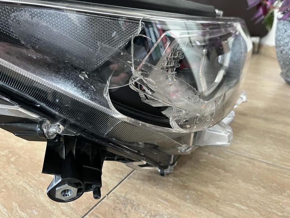 Фар Toyota Rav 4 R 2019 година