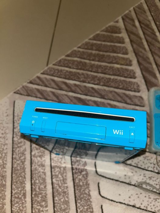 vand consola  intend Wii