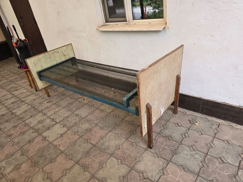 Продается кровать б/у