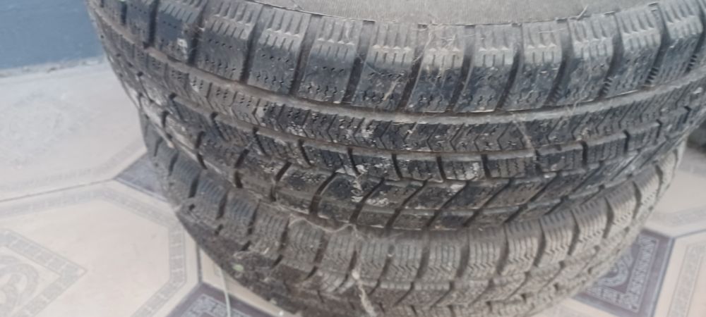 175/75/13 размерде покрышка сатылады бағасы 40 мың теңге состояниесі ?