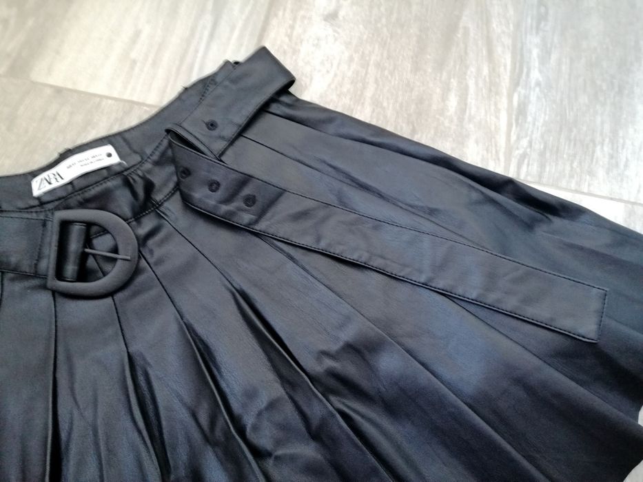 Fusta plisata Zara
