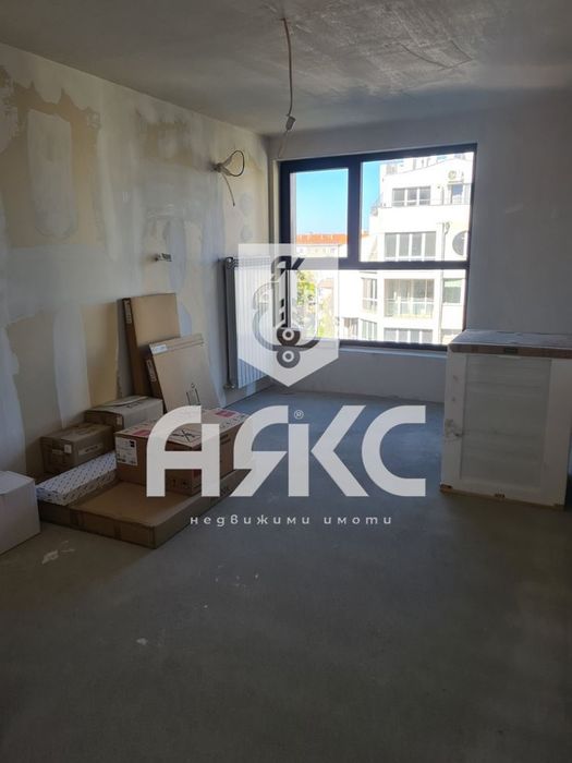 Тристаен апартамент в кв. Зона Б5