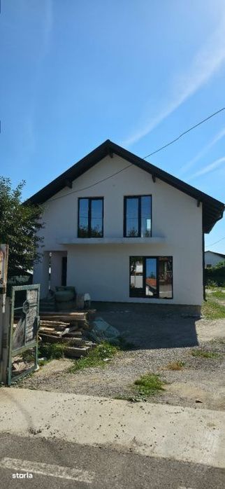 Casa noua, P+M, 4 camere, terasa, teren 500 m2, central, Cornu