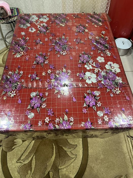 Продам стол(4стула)