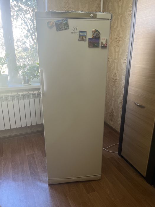 Продам морозильник