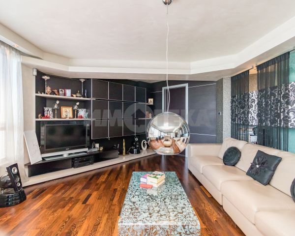 Продава се Многостаен апартамент в Варна, Бриз - 440 кв.м за 1819 €/кв.м - Снимка #10