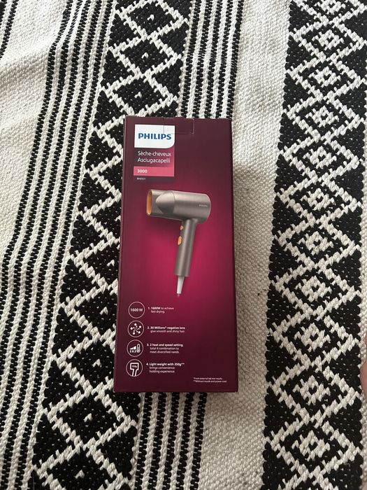 Vand Phylips Seria 3000 Uscător de păr compact