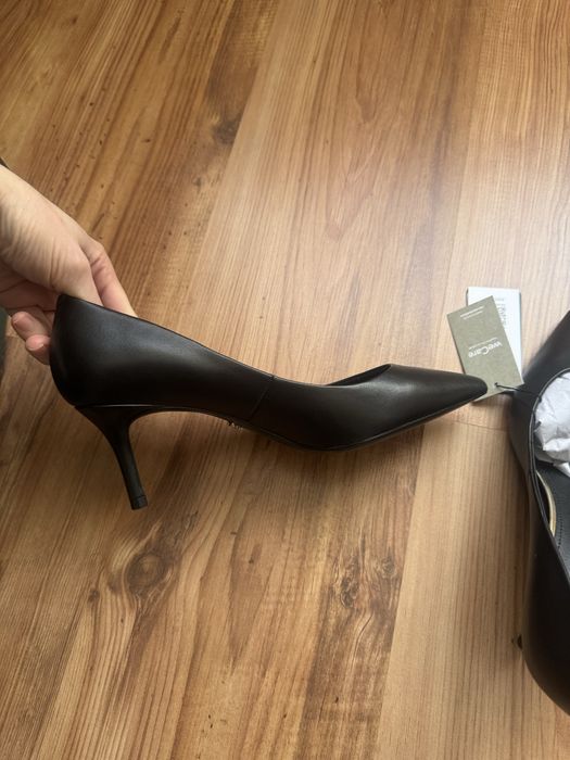 Дамски обувки Gino Rossi, размер 37