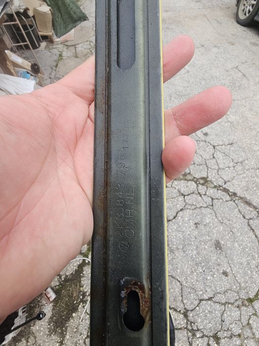 Лайсна товарна врата Caddy Maxi