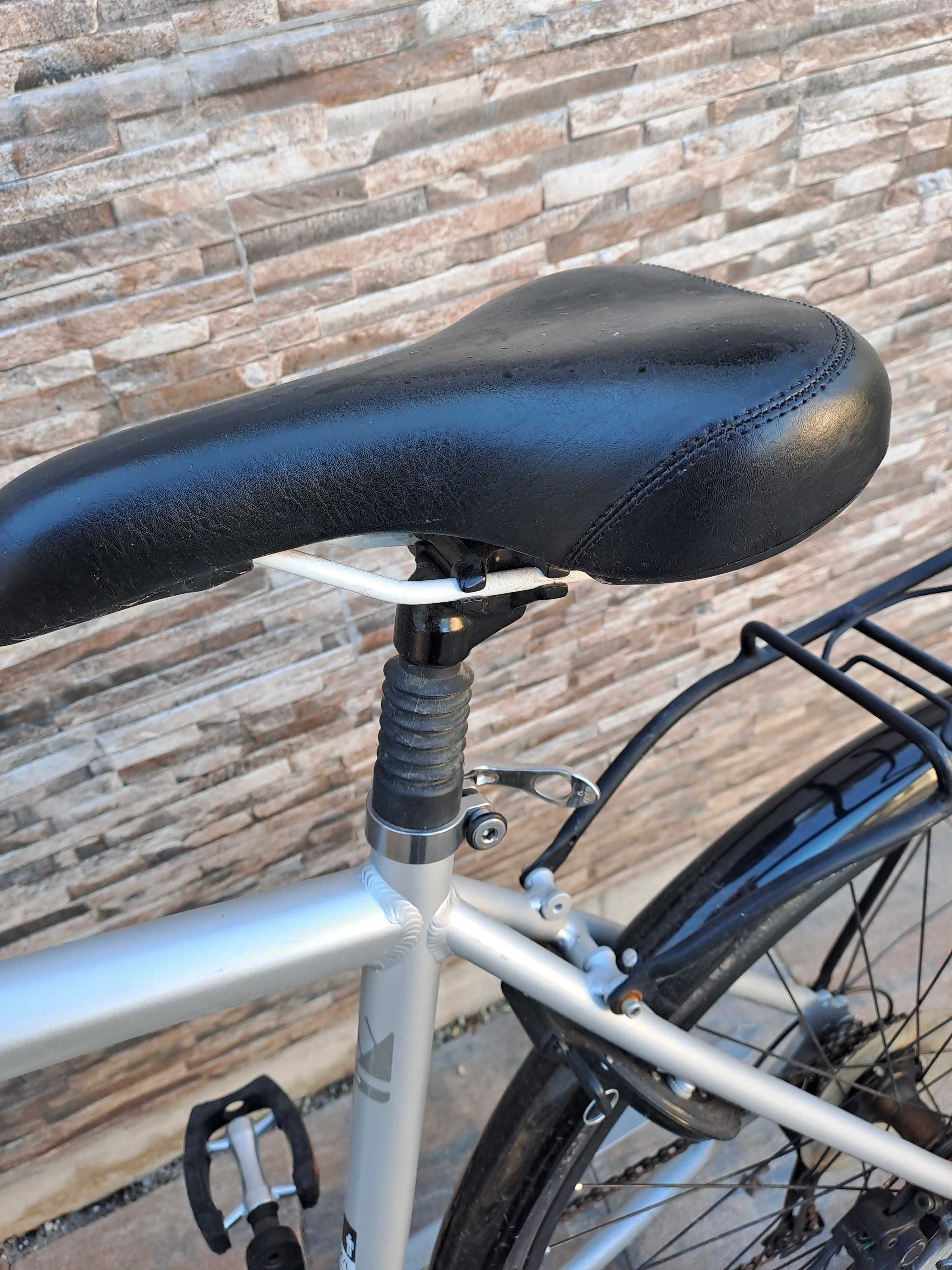 Bicicleta cu frânele hidraulice