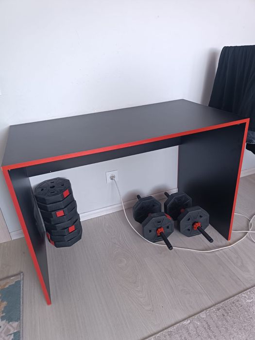 Продам компьютерный стол