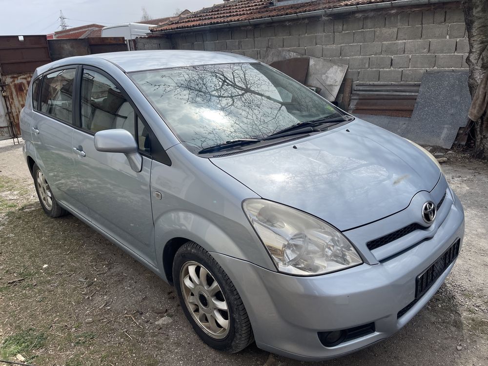 На Части Toyota Corolla Verso 2.2 D-4d 136к.с 2006 ляв волан!