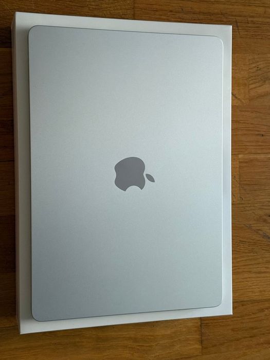 MacBook 13.6" M2 ( bon fiscal + garantie )