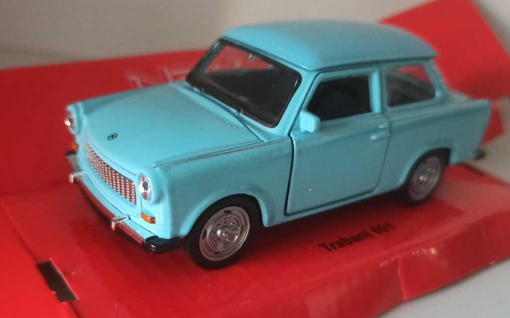 Macheta Trabant 601 - Welly 1/36 noua