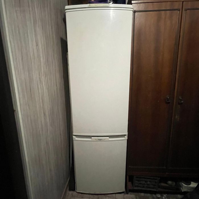 Холодильник 2хметровый