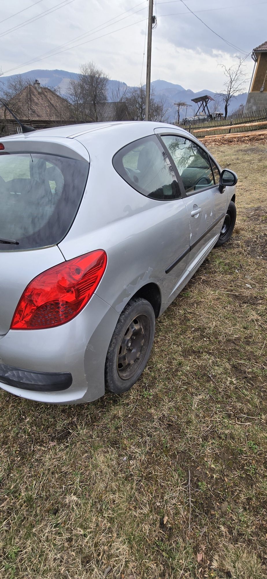 Dezmembrez peugeot 207