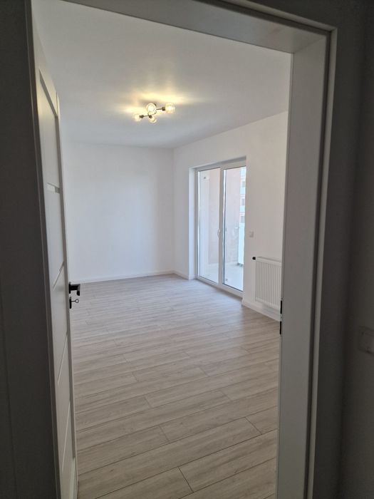 Apartament nou+parcare, zona pompieri ,ISU // închiriere