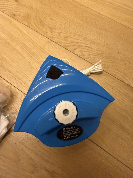 Robot spalat geamuri