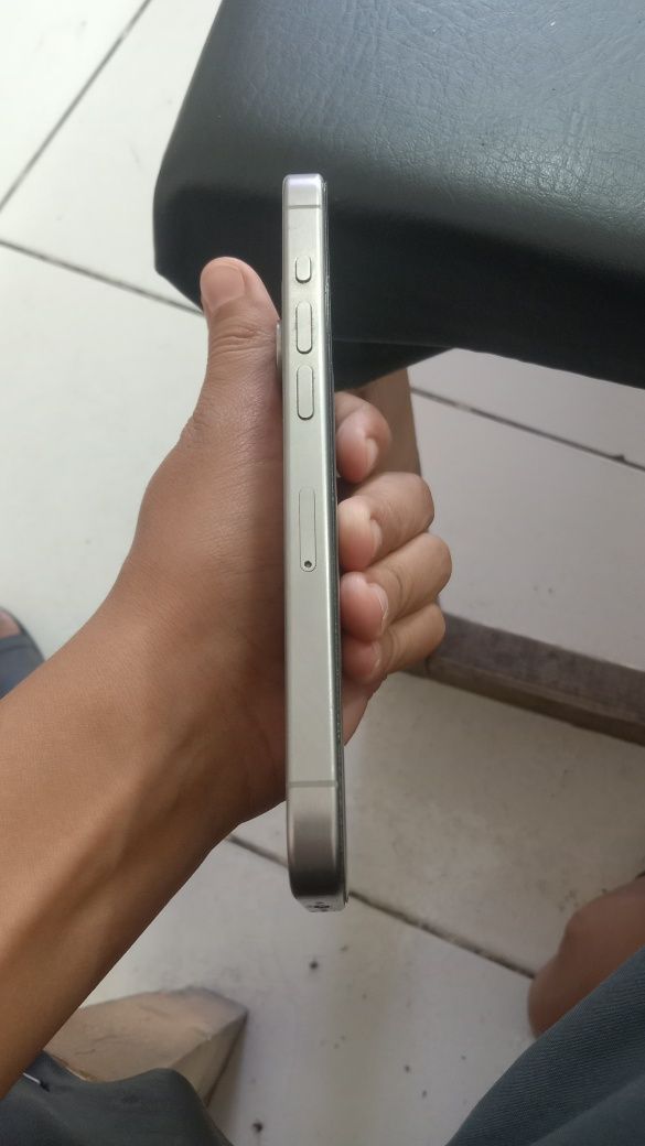 Iphone 15 pro holati edial