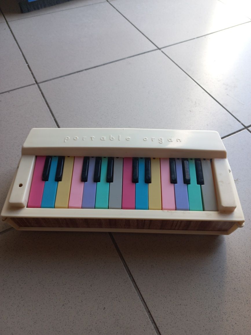 Pianina jucarie  vintage