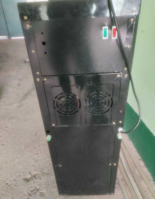 Кулер для воды б/у