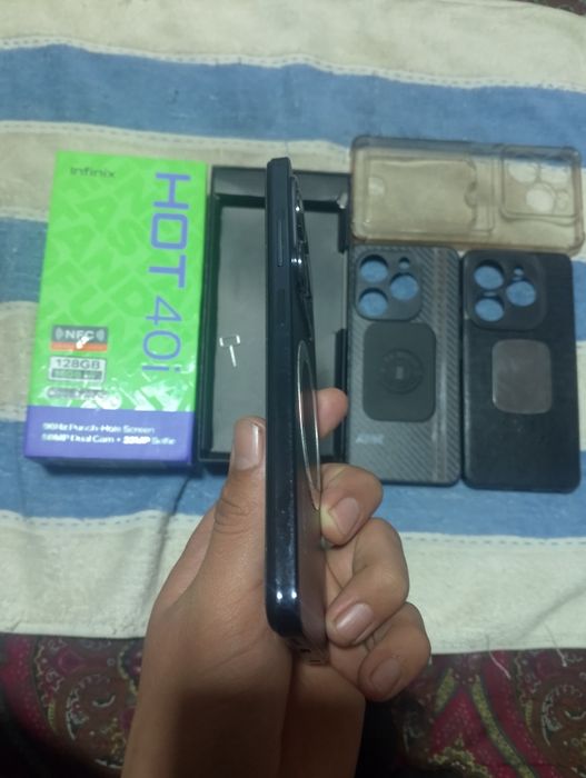 Infinix HOT 40 i 128/8+8 GB RAM