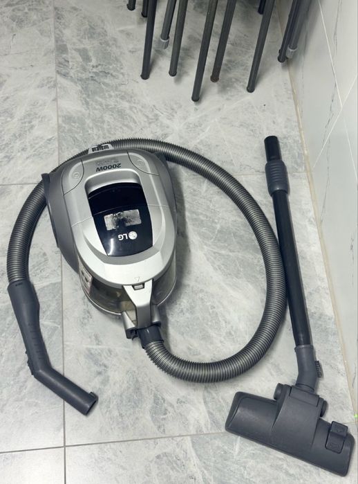 Продам пылесос lg