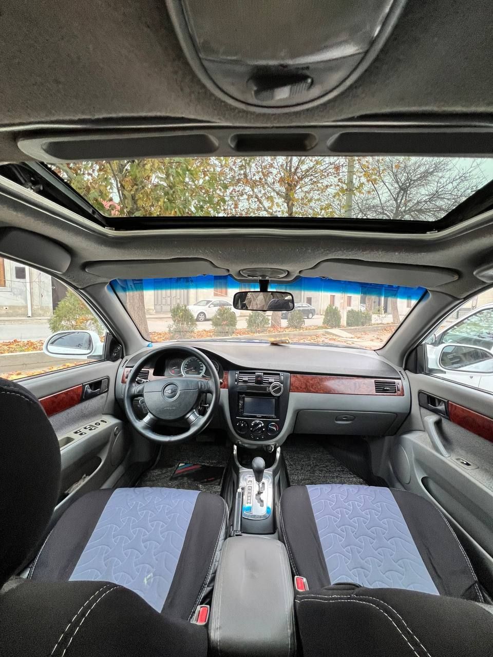 Lasetti 1.8  gentra qilingan