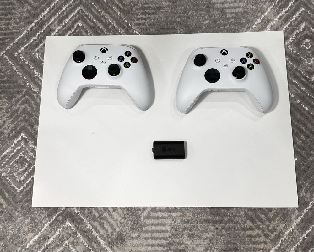 Xbox Series S – практически новый | Имеется гарантия | Доп Геймпад