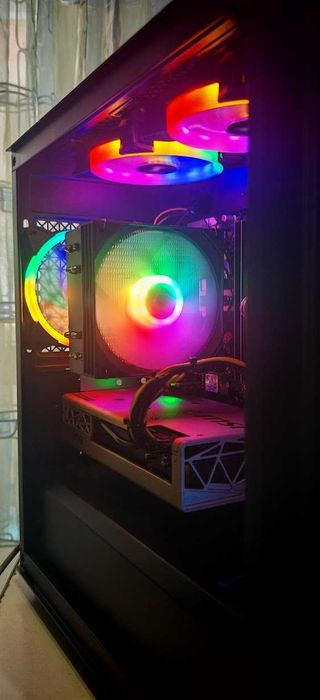 Добро Геймърско РС Ryzen 5 5600/16GB/1TB SSD/RX 5700XT/Гаранция